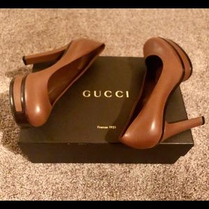 Brand New GUCCI platform pumps with dust bag
